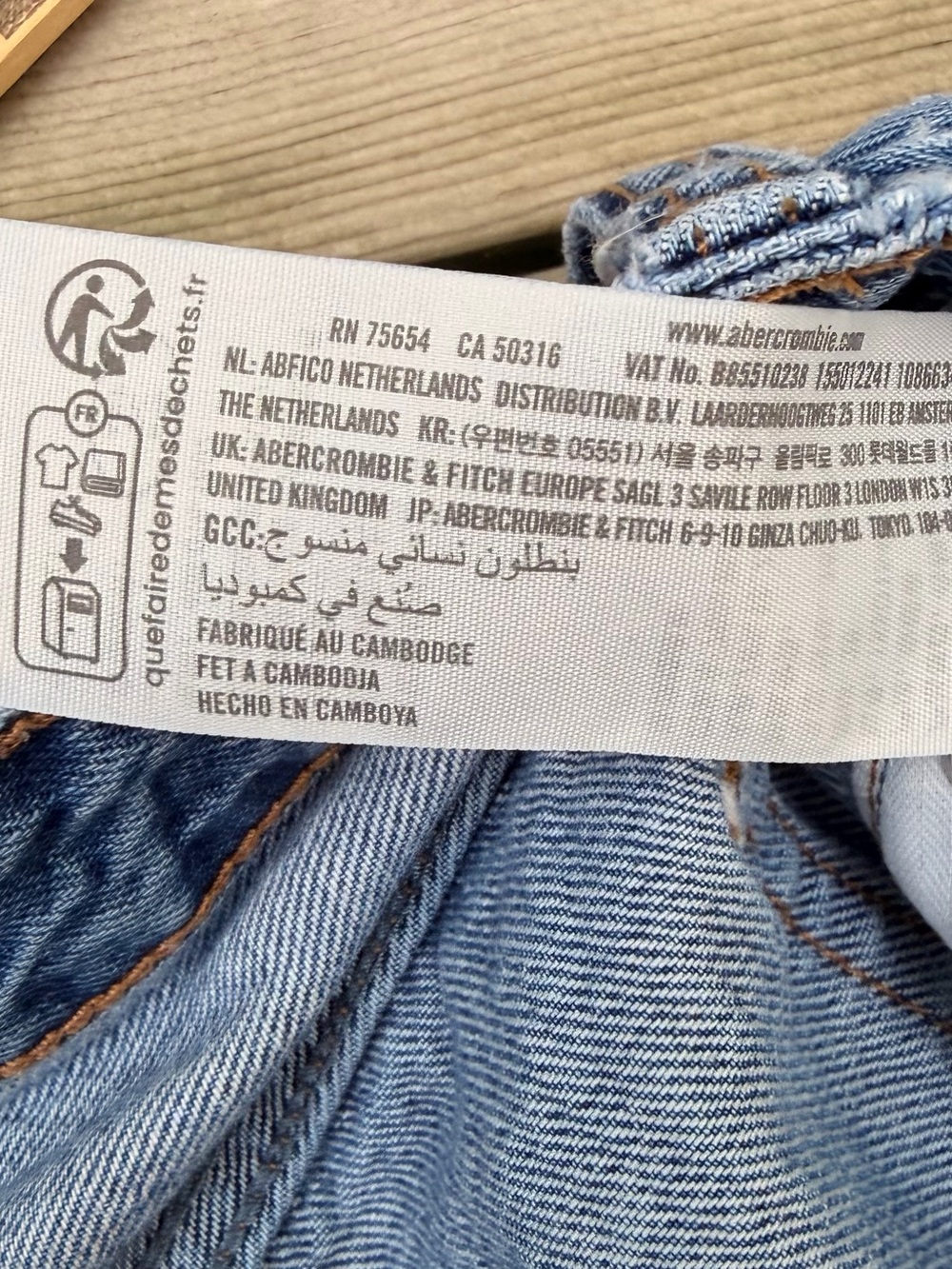 Abercrombie & Fitch High Rise Loose Jean. 28/6 W - Picture 8 of 8